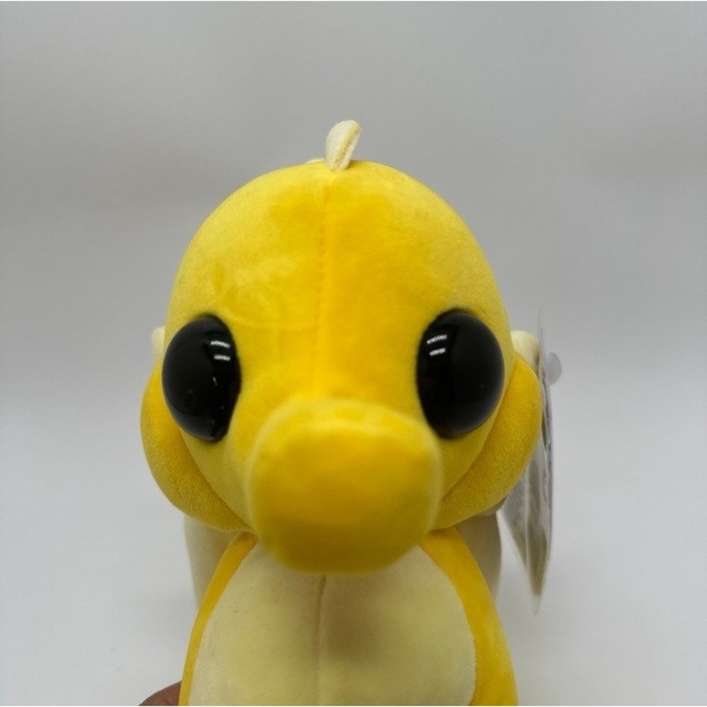 Adopt Me! Roblox Seahorse Plush With Code - Picture 4 of 5